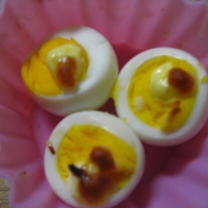 娘の　お弁当用に
うずら卵で作りました。。。が　ちょっとコゲたわぁ(￣▽￣;)